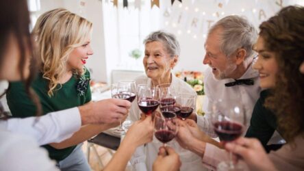 Welcher Wein passt zu welchem Anlass? Der große Ratgeber für Essen, Geschenke & Feiern